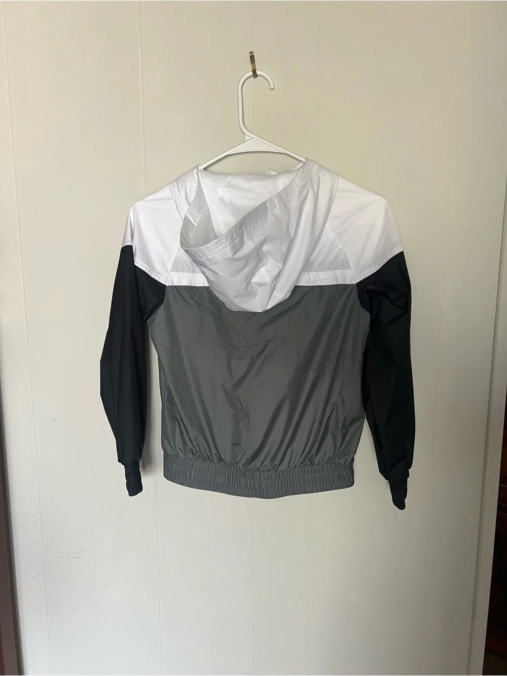 Nike White and Black Colorblock Hooded Windbreaker